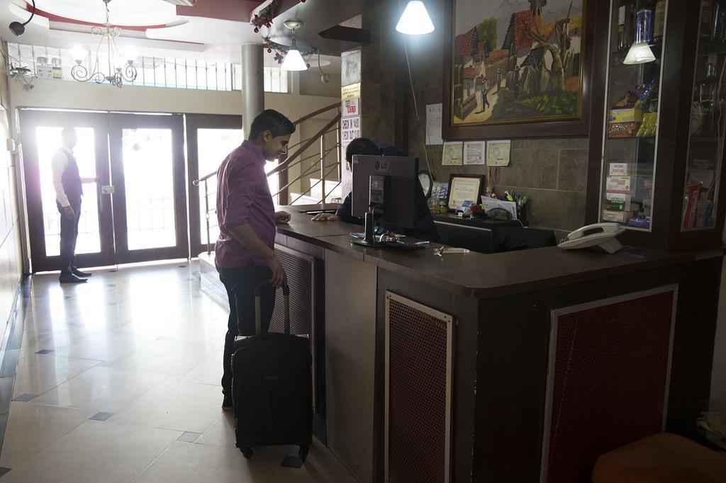 Tropical Inn Hotel Guayaquil Exterior photo